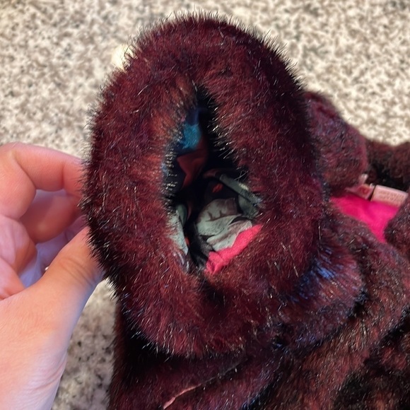 Baker by Ted Baker Faux Fur Shawl Infant Size 6-12 months - Picture 15 of 15